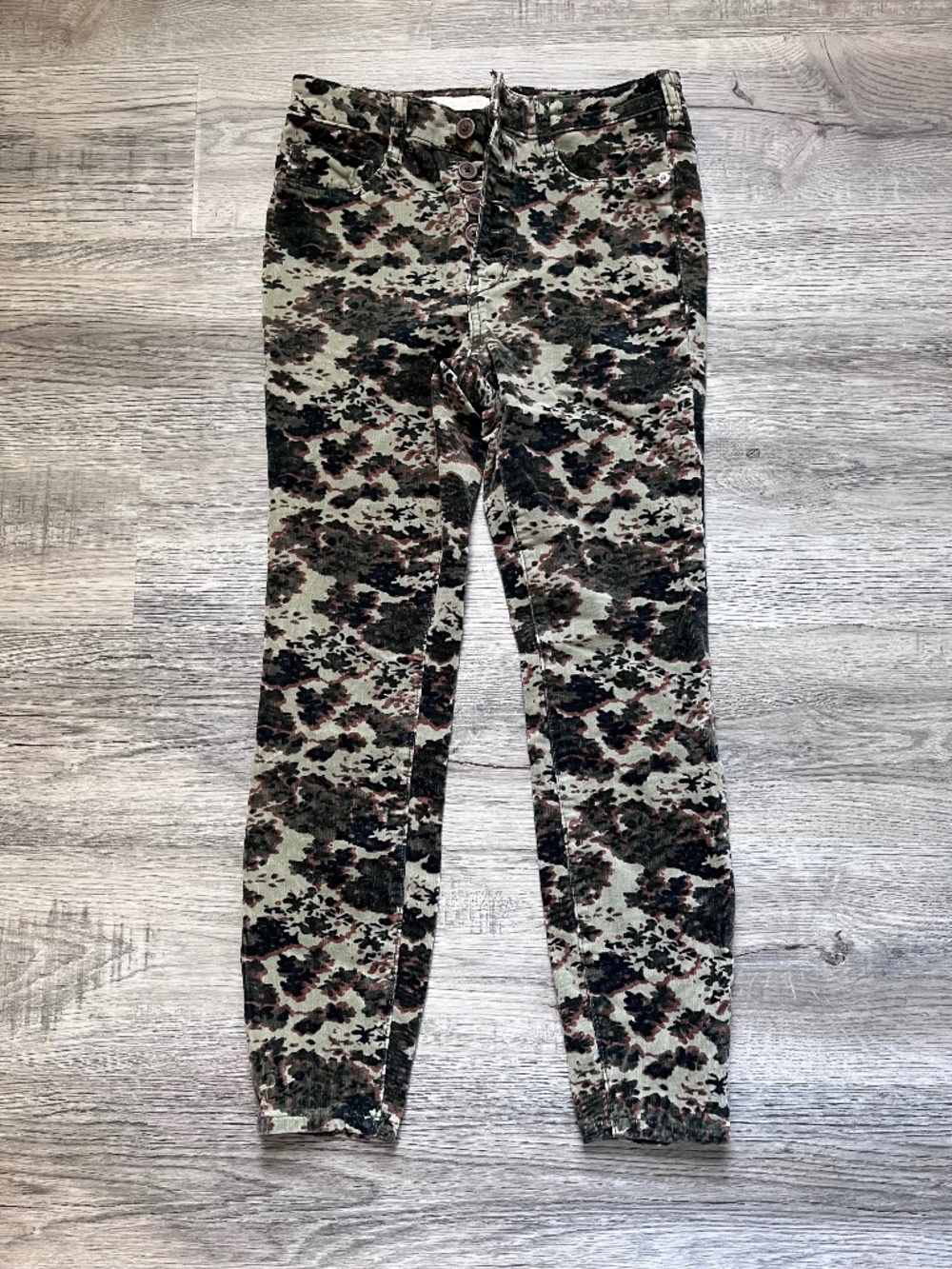 Anthropologie Pilcro High Rise Skinny Camo Pants Womens 28 Camo Floral Printed